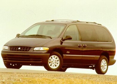 Grand Voyager SE Minivan image