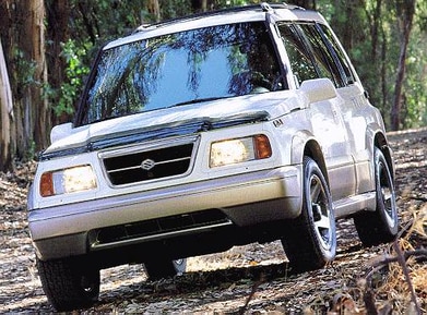 Sidekick Sport JS SUV 4D image