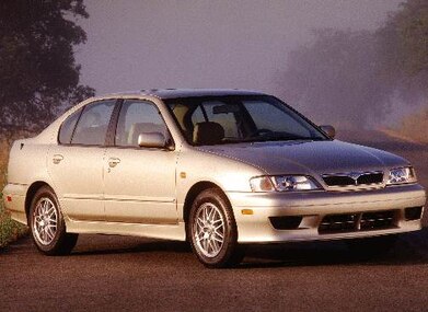 G20 Sedan 4D image