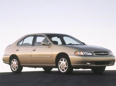 Altima XE Sedan 4D image