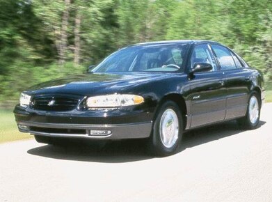 Regal GS Sedan 4D image