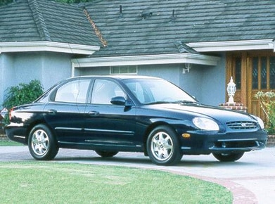 Sonata GLS Sedan 4D image
