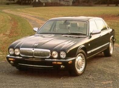 XJ8 Vanden Plas Sedan 4D image