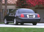 2000 Lincoln Town Car Lifestyle: 2