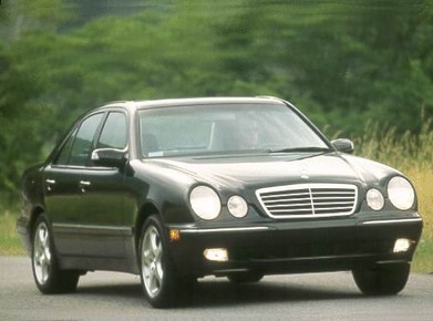 E-Class E 320 AWD Sedan 4D image