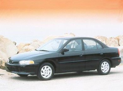 Mitsubishi Mirage DE Sedan 4D