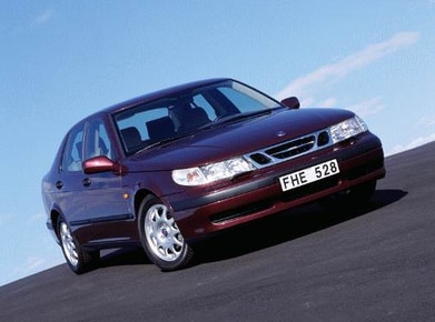 9-5 SE Sedan 4D image