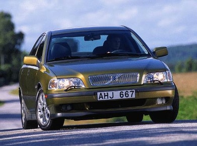 S40 Sedan 4D image