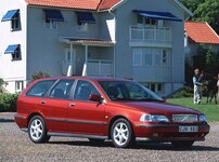 2000 Volvo V40 Wagon 4D