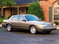 2001 Ford Crown Victoria LX Sedan 4D