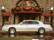 2001 Lincoln Town Car Lifestyle: 1