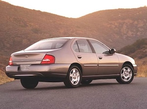 2001 Nissan Altima XE Sedan 4D