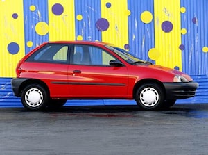 2001 Suzuki Swift GA Hatchback 2D