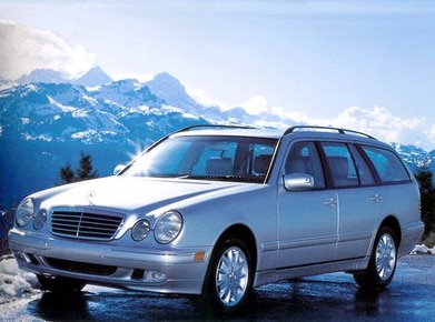 E-Class E 320 AWD Wagon 4D image