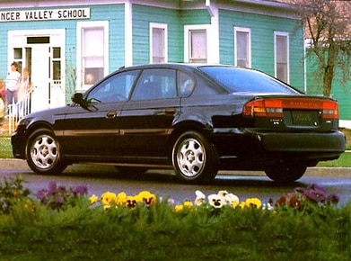 Legacy L Sedan 4D image