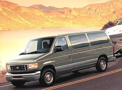 E350 Super Duty Passenger XL Van 3D image