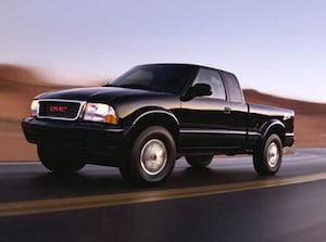 2003 GMC Sonoma Extended Cab SLS Pickup 3D 6 ft