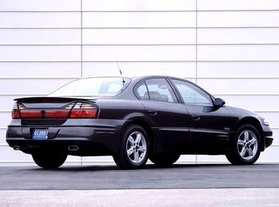 Bonneville SLE Sedan 4D image