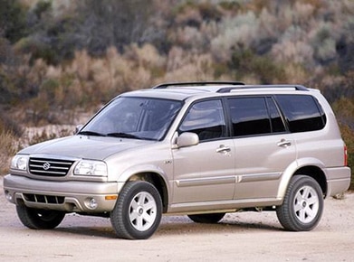 XL-7 Touring Sport Utility 4D image