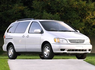 Sienna CE Minivan 4D image
