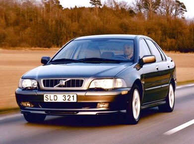 S40 Sedan 4D image