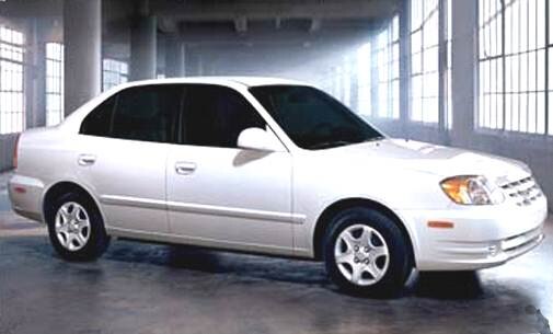 2004 Hyundai Accent Exterior: 0
