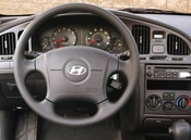 2004 Hyundai Elantra Lifestyle: 2
