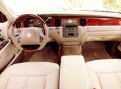2004 Lincoln Town Car Lifestyle: 2