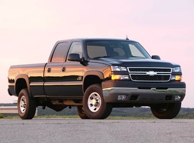 2005 Chevrolet Silverado 2500 Specs & Feature Comparisons | Kelley Blue ...