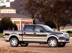 2005 Ford F150 SuperCrew Cab Lariat Pickup 4D 5 1/2 ft