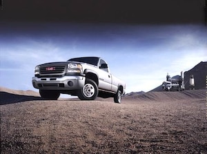 2005 GMC Sierra 1500 Regular Cab Pickup 2D 8 ft