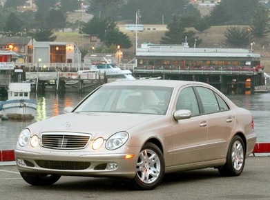 E-Class E 320 Sedan 4D image