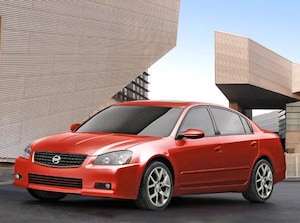 2005 Nissan Altima 3.5 SE-R Sedan 4D