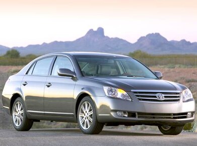 2005 Toyota Avalon Pricing Reviews Ratings Kelley Blue Book