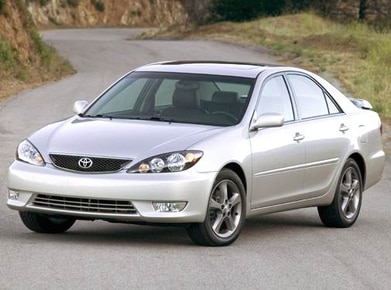Camry LE Sedan 4D image