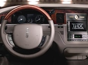 2006 Lincoln Town Car Lifestyle: 2