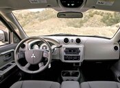 2006 Mitsubishi Raider Double Cab Lifestyle: 2