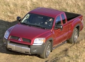 2006 Mitsubishi Raider Extended Cab Lifestyle: 2