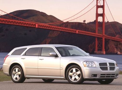 Magnum R/T Sport Wagon 4D image