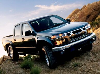 i-370 Crew Cab LS Pickup 4D 5 ft image