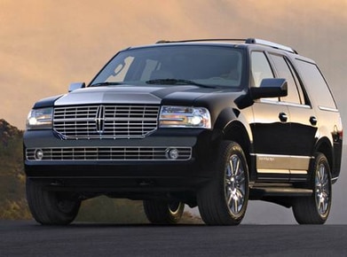 Navigator Luxury Sport Utility 4D image
