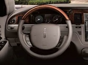 2007 Lincoln Town Car Lifestyle: 2
