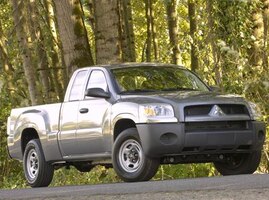 2007 Mitsubishi Raider Extended Cab