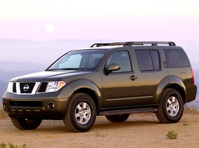 Pathfinder LE Sport Utility 4D image