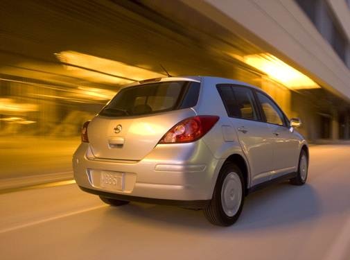 2007 nissan versa kbb