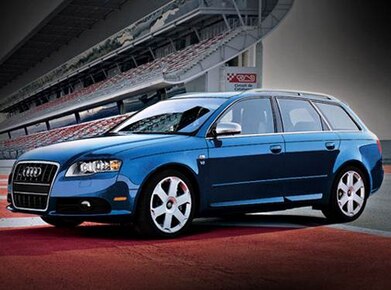 Audi S4 Avant Quattro Wagon 4D