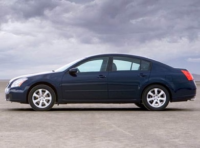 Maxima SL Sedan 4D image