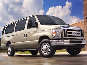 2009 Ford E350 Super Duty Passenger XL Extended Van 3D