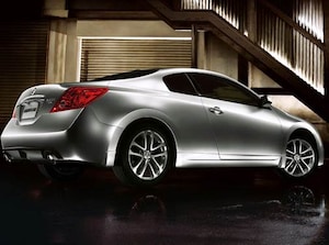 2009 Nissan Altima 3.5 SE Coupe 2D