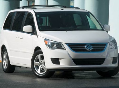 Routan SE Minivan 4D image